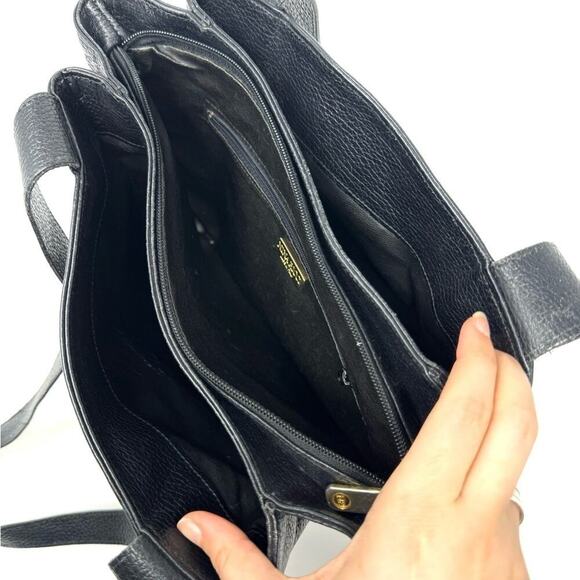 Nina Ricci Vintage Black Pebbled Leather Bucket Shoulder Bag – Gold Turnlock - Picture 4 of 8